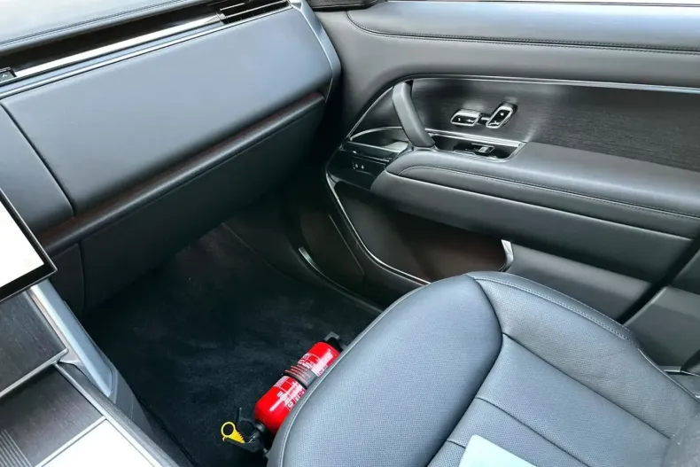 Land Rover Range Rover din 2024 cu 47.000 km - oferta LAN105223 - foto 10