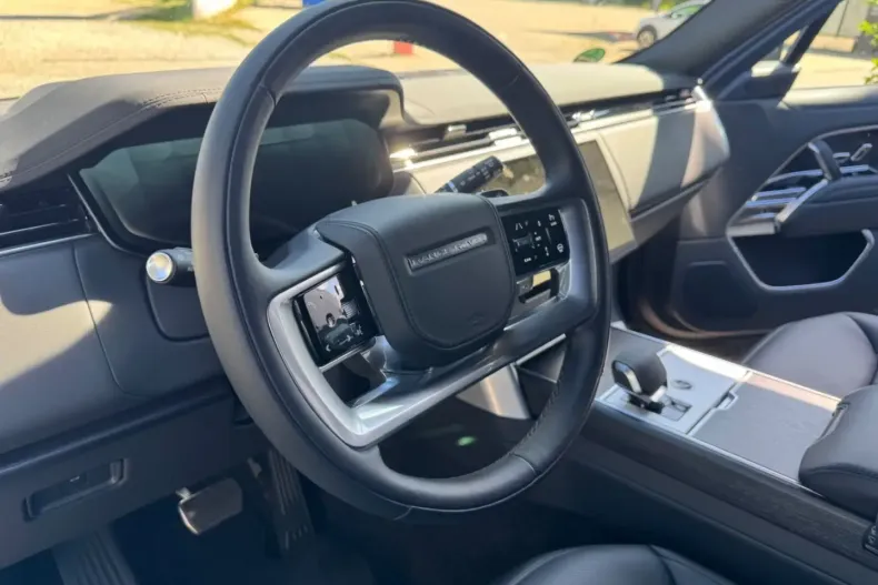 Land Rover Range Rover din 2025 cu 5.423 km - oferta LAN105225 - foto 7