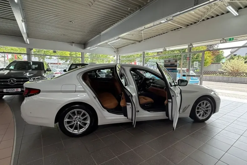BMW 520 din 2023 cu 53.900 km - oferta BMW105236 - foto 8