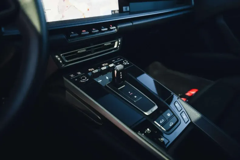 Porsche 992 din 2021 cu 13.700 km - oferta POR105240 - foto 21