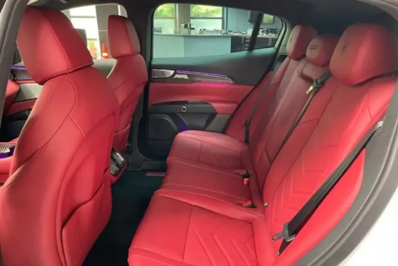 Maserati Grecale din 2023 cu 9.900 km - oferta MAS105248 - foto 22