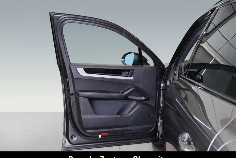 Porsche Cayenne din 2024 cu 28.250 km - oferta POR105253 - foto 10