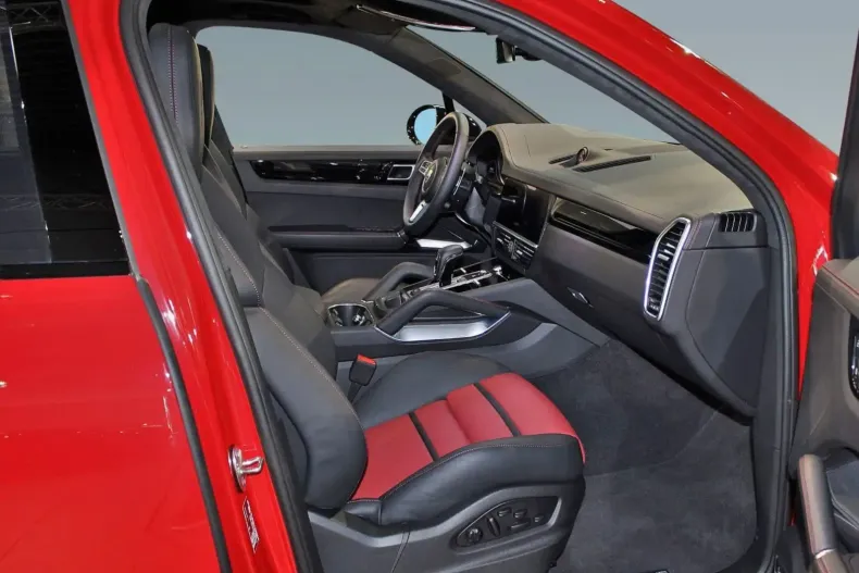 Porsche Cayenne din 2022 cu 23.719 km - oferta POR105255 - foto 9