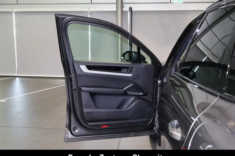 Porsche Cayenne din 2024 cu 29.820 km - oferta POR105256 - foto 10