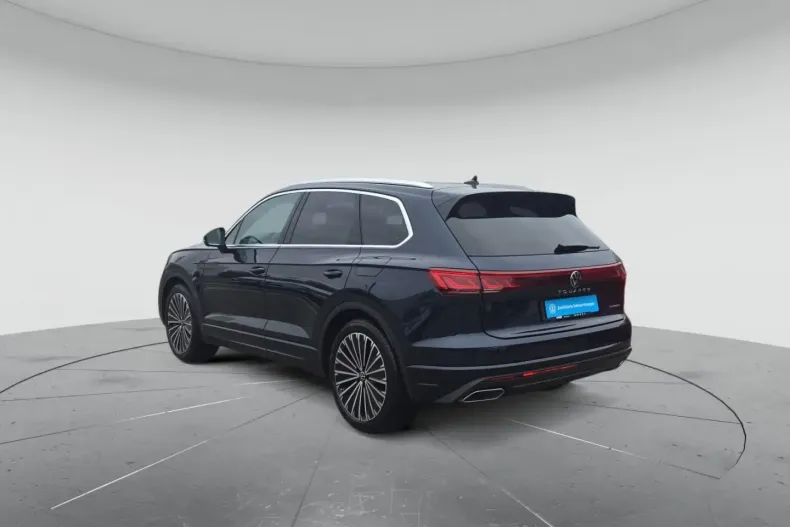 Volkswagen Touareg din 2023 cu 3.766 km - oferta VOL105259 - foto 3