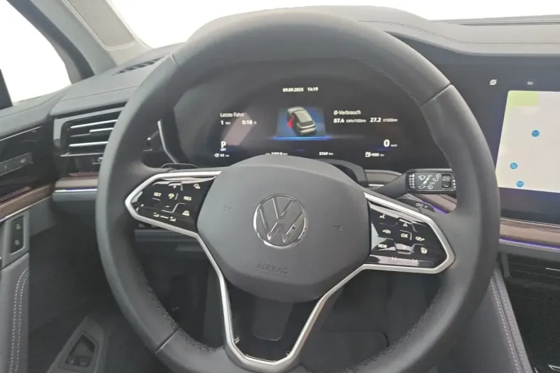 Volkswagen Touareg din 2023 cu 3.766 km - oferta VOL105259 - foto 12