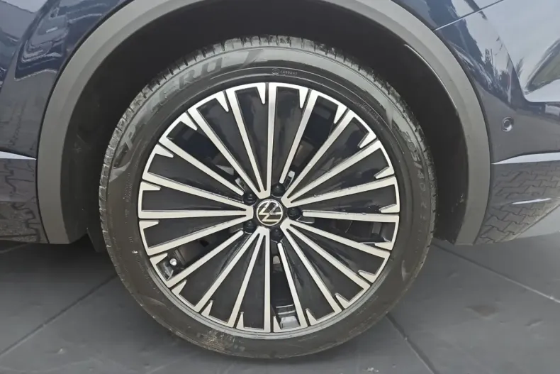 Volkswagen Touareg din 2023 cu 3.766 km - oferta VOL105259 - foto 14