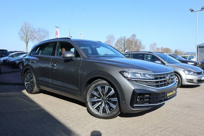 Volkswagen Touareg din 2023 cu 56.089 km - oferta VOL105262 - foto 3