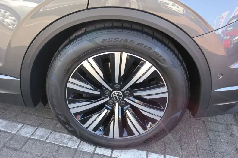 Volkswagen Touareg din 2023 cu 56.089 km - oferta VOL105262 - foto 6