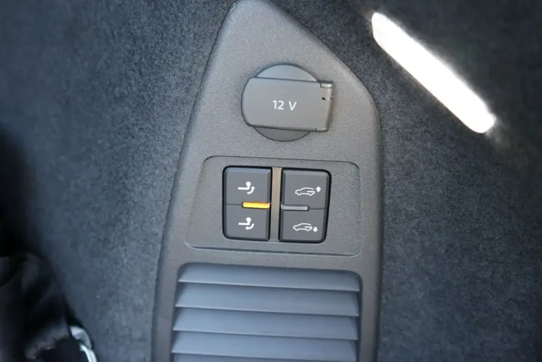 Volkswagen Touareg din 2023 cu 56.089 km - oferta VOL105262 - foto 33