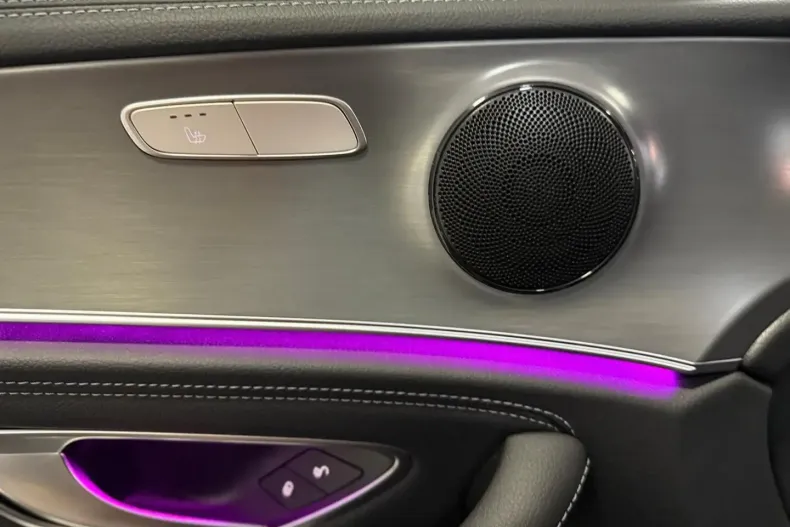 Mercedes-Benz E 300 din 2023 cu 18.910 km - oferta MER105268 - foto 10