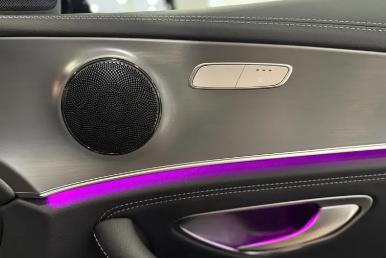 Mercedes-Benz E 300 din 2023 cu 18.910 km - oferta MER105268 - foto 22