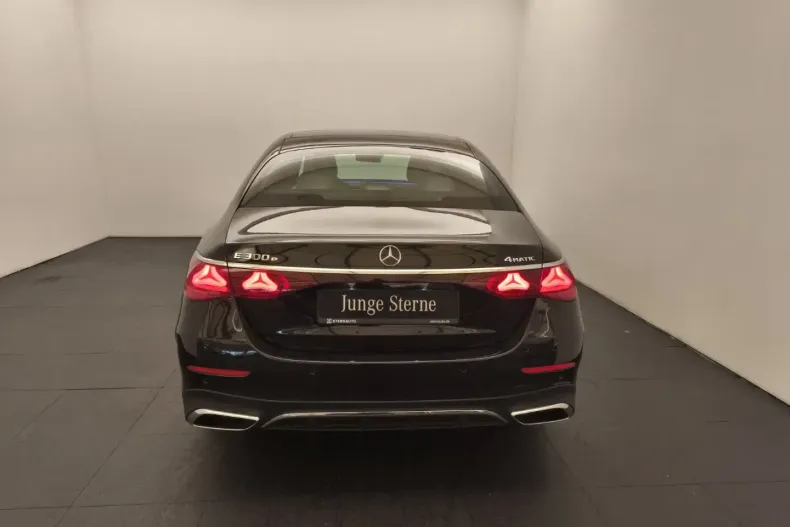 Mercedes-Benz E 300 din 2023 cu 10.807 km - oferta MER105271 - foto 7