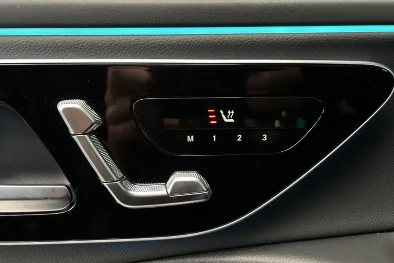 Mercedes-Benz E 300 din 2023 cu 22.989 km - oferta MER105274 - foto 13