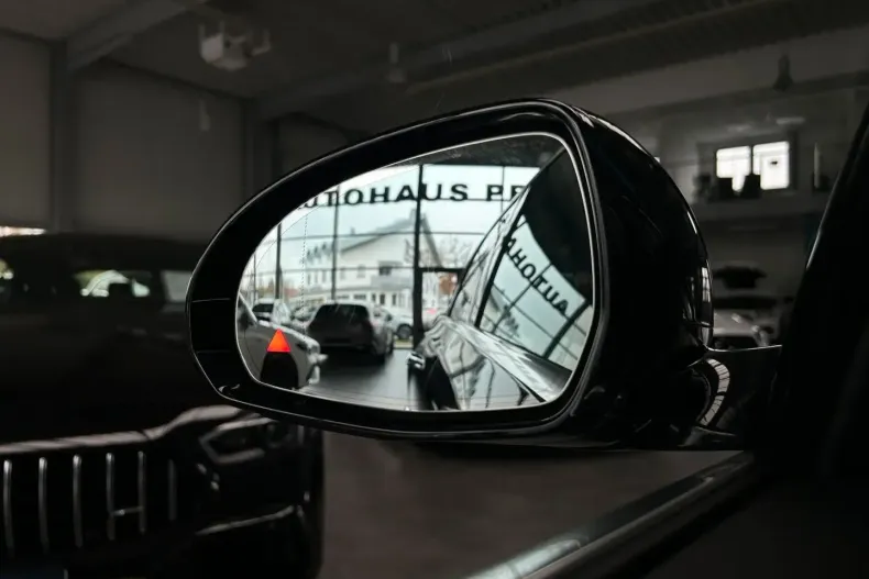 Mercedes-Benz E 300 din 2023 cu 22.989 km - oferta MER105274 - foto 14