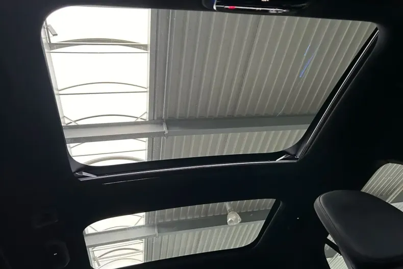 Mercedes-Benz E 300 din 2023 cu 22.989 km - oferta MER105274 - foto 15