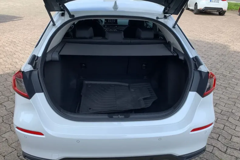 Honda Civic din 2024 cu 14.990 km - oferta HON105319 - foto 3