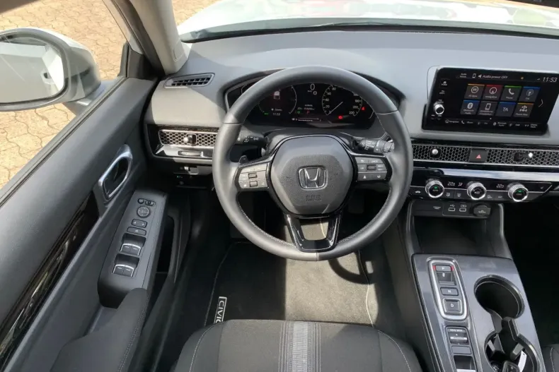 Honda Civic din 2024 cu 14.990 km - oferta HON105319 - foto 4