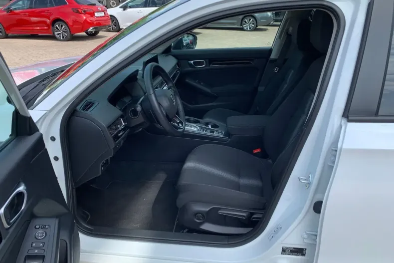 Honda Civic din 2024 cu 14.990 km - oferta HON105319 - foto 6