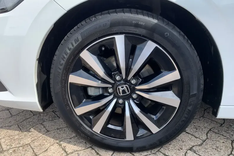 Honda Civic din 2024 cu 14.990 km - oferta HON105319 - foto 7