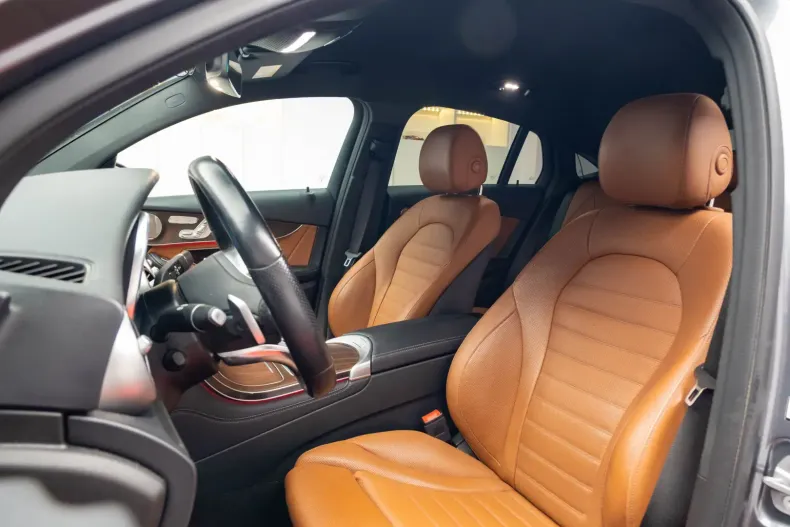 Mercedes-Benz GLC 300 din 2020 cu 107.500 km - oferta MER105325 - foto 19