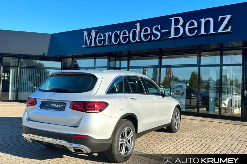 Mercedes-Benz GLC 300 din 2020 cu 22.680 km - oferta MER105335 - foto 3