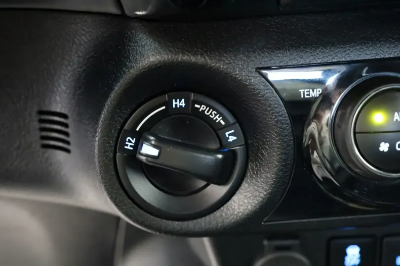 Toyota Hilux din 2023 cu 96.430 km - oferta TOY105337 - foto 19