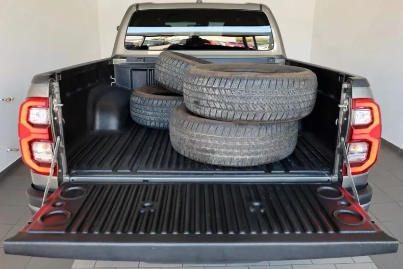 Toyota Hilux din 2023 cu 96.430 km - oferta TOY105337 - foto 27