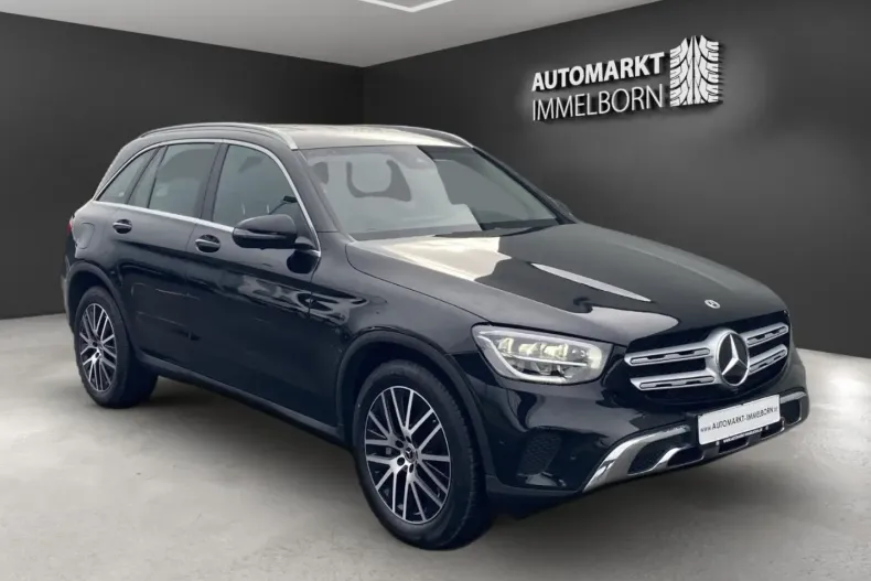Mercedes-Benz GLC 300 din 2021 cu 34.614 km - oferta MER105346 - foto 2