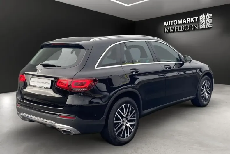 Mercedes-Benz GLC 300 din 2021 cu 34.614 km - oferta MER105346 - foto 4