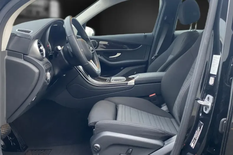 Mercedes-Benz GLC 300 din 2021 cu 34.614 km - oferta MER105346 - foto 10