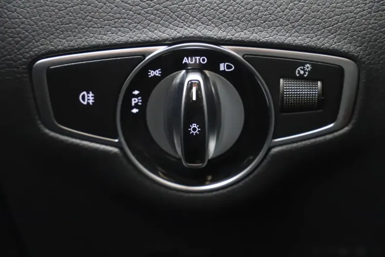 Mercedes-Benz CLS 450 din 2022 cu 54.021 km - oferta MER105350 - foto 24