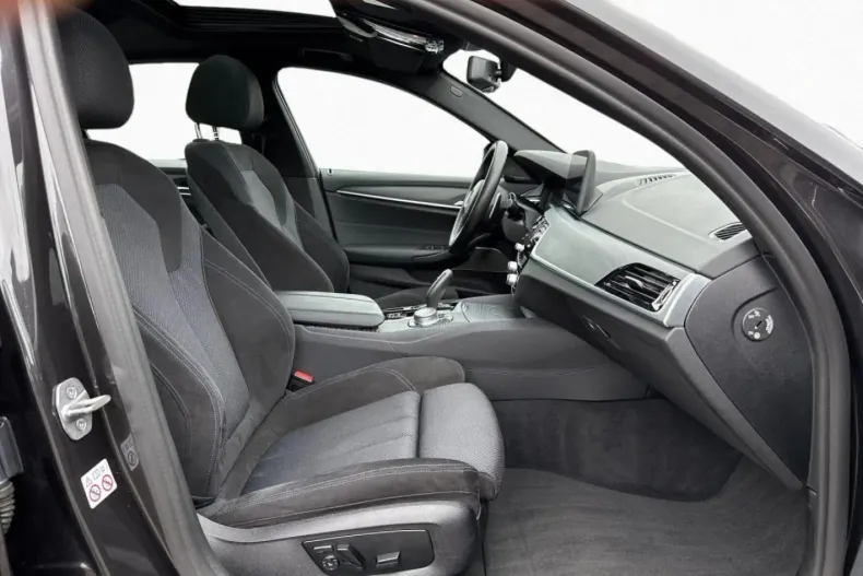 BMW 545 din 2022 cu 69.217 km - oferta BMW105352 - foto 10