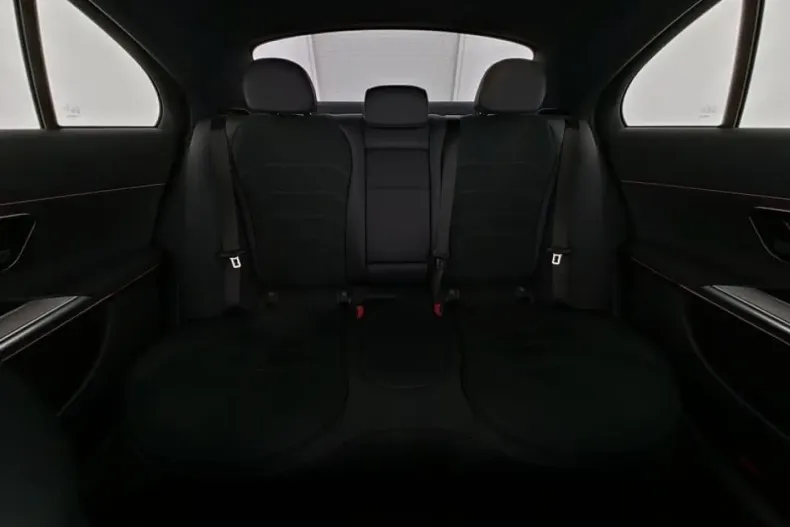 Mercedes-Benz E 200 din 2024 cu 33.498 km - oferta MER105354 - foto 8