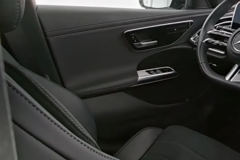 Mercedes-Benz E 200 din 2024 cu 33.498 km - oferta MER105354 - foto 9