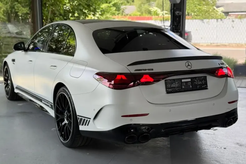 Mercedes-Benz E 53 AMG din 2024 cu 8.900 km - oferta MER105363 - foto 4