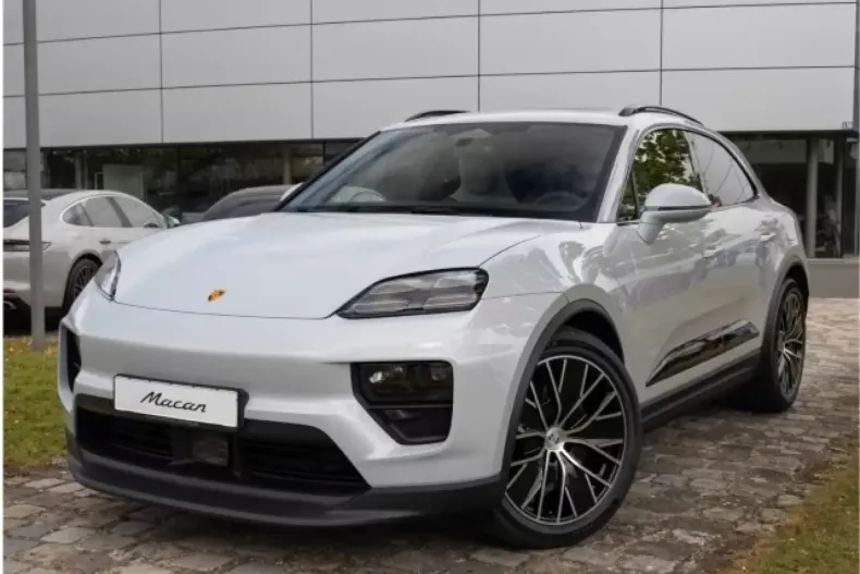 Porsche Macan din 2025 cu 9.900 km - oferta POR105364 - foto 1