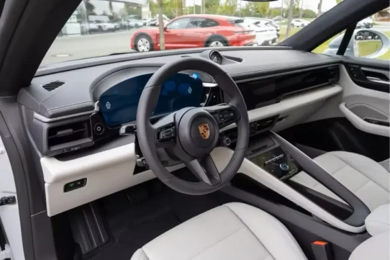 Porsche Macan din 2025 cu 9.900 km - oferta POR105364 - foto 4