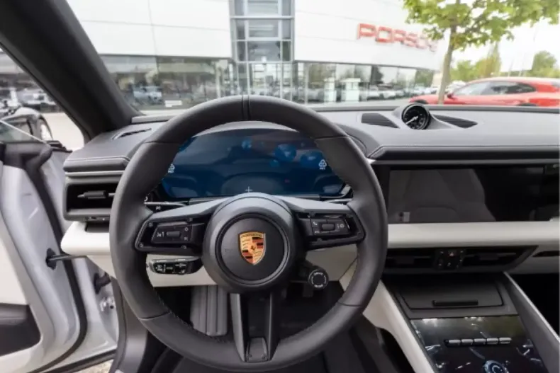 Porsche Macan din 2025 cu 9.900 km - oferta POR105364 - foto 5