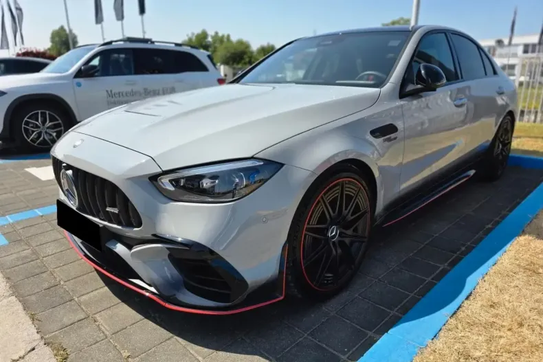 Mercedes-Benz C 63 AMG din 2025 cu 2.000 km - oferta MER105385 - foto 1