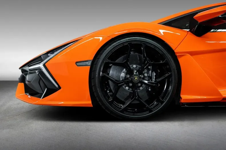 Lamborghini Revuelto din 2024 cu 5.945 km - oferta LAM105387 - foto 9