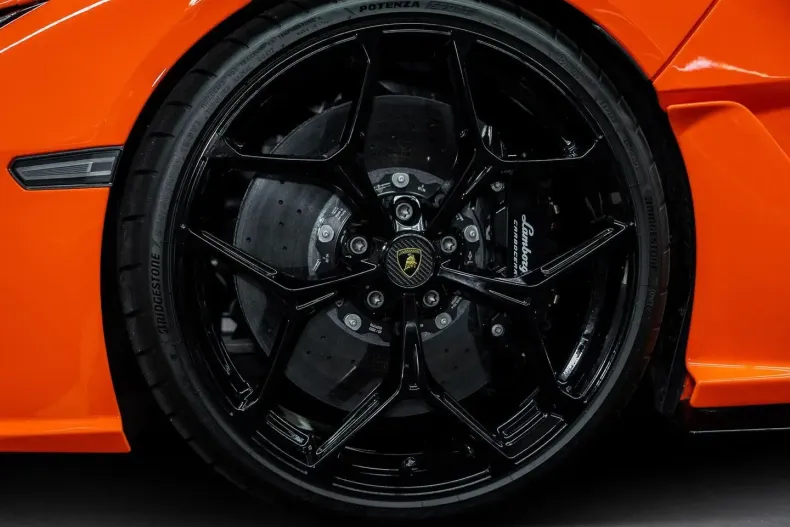 Lamborghini Revuelto din 2024 cu 5.945 km - oferta LAM105387 - foto 14