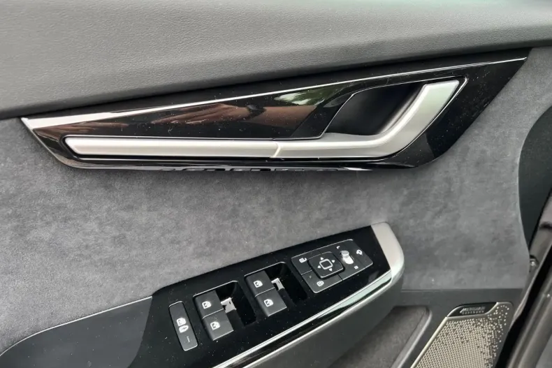 Kia EV6 din 2023 cu 7.933 km - oferta KIA105391 - foto 13