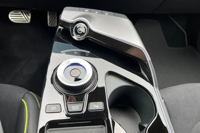 Kia EV6 din 2023 cu 7.933 km - oferta KIA105391 - foto 16