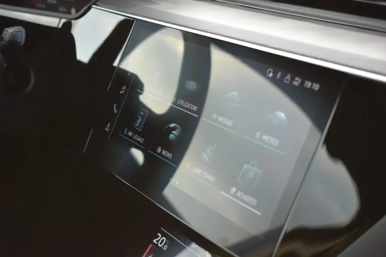 Audi Q8 e-tron din 2023 cu 39.280 km - oferta AUD105393 - foto 10