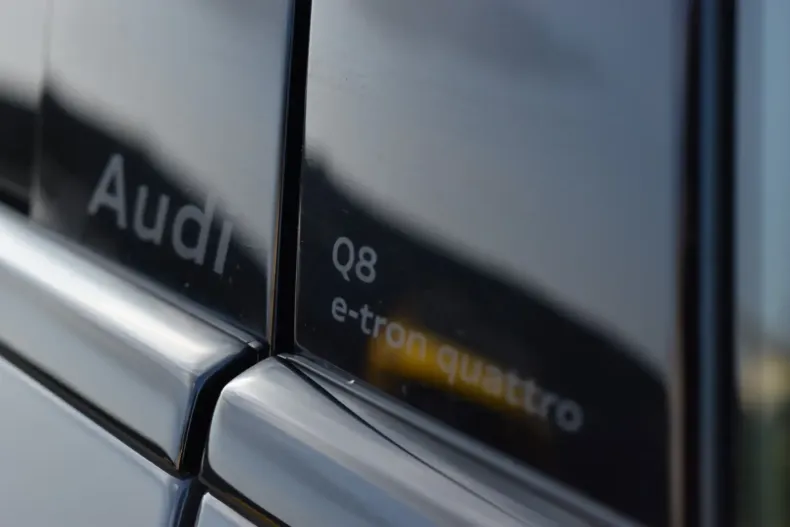 Audi Q8 e-tron din 2023 cu 39.280 km - oferta AUD105393 - foto 20