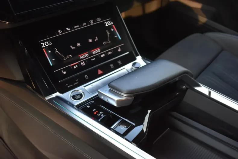 Audi Q8 e-tron din 2023 cu 39.280 km - oferta AUD105393 - foto 22