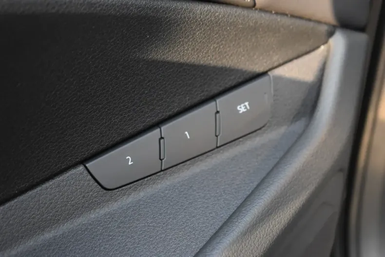 Audi Q8 e-tron din 2023 cu 39.280 km - oferta AUD105393 - foto 23