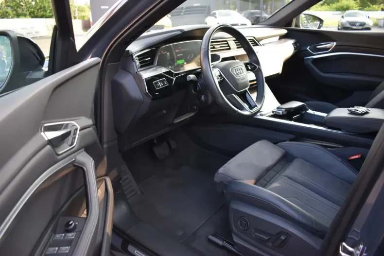 Audi Q8 e-tron din 2023 cu 39.280 km - oferta AUD105393 - foto 29