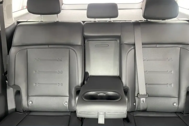 Hyundai SANTA FE din 2025 cu 5.000 km - oferta HYU105398 - foto 12